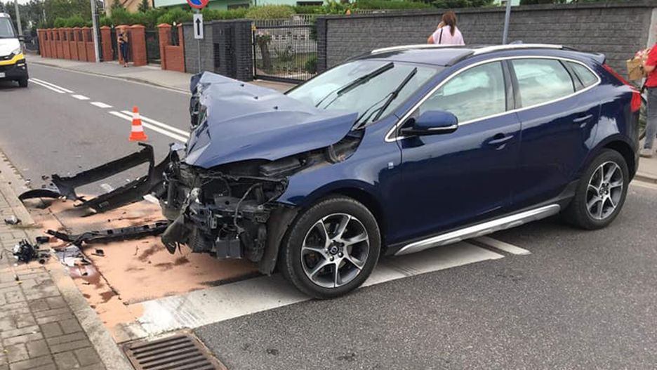 Mundurowi zatrzymali prawo jazdy kierowcy volvo