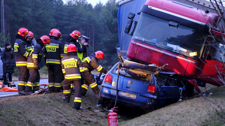 Mamy coraz więcej autostrad i dróg ekspresowych, a liczba wypadków nie spada zbyt szybko