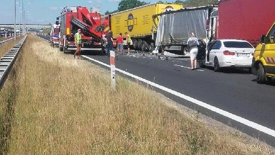 Wypadek na A2. Na miejscu lądował helikopter