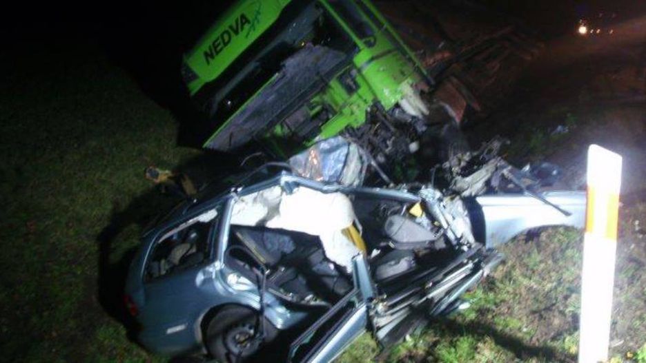 Kolnica. Wypadek na DK nr 8. Kierowca nie miał szans w zderzeniu z tirem