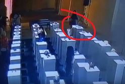 Chciała zrobić sobie selfie w galerii sztuki. Uruchomiła "domino" warte 200 tys. dolarów