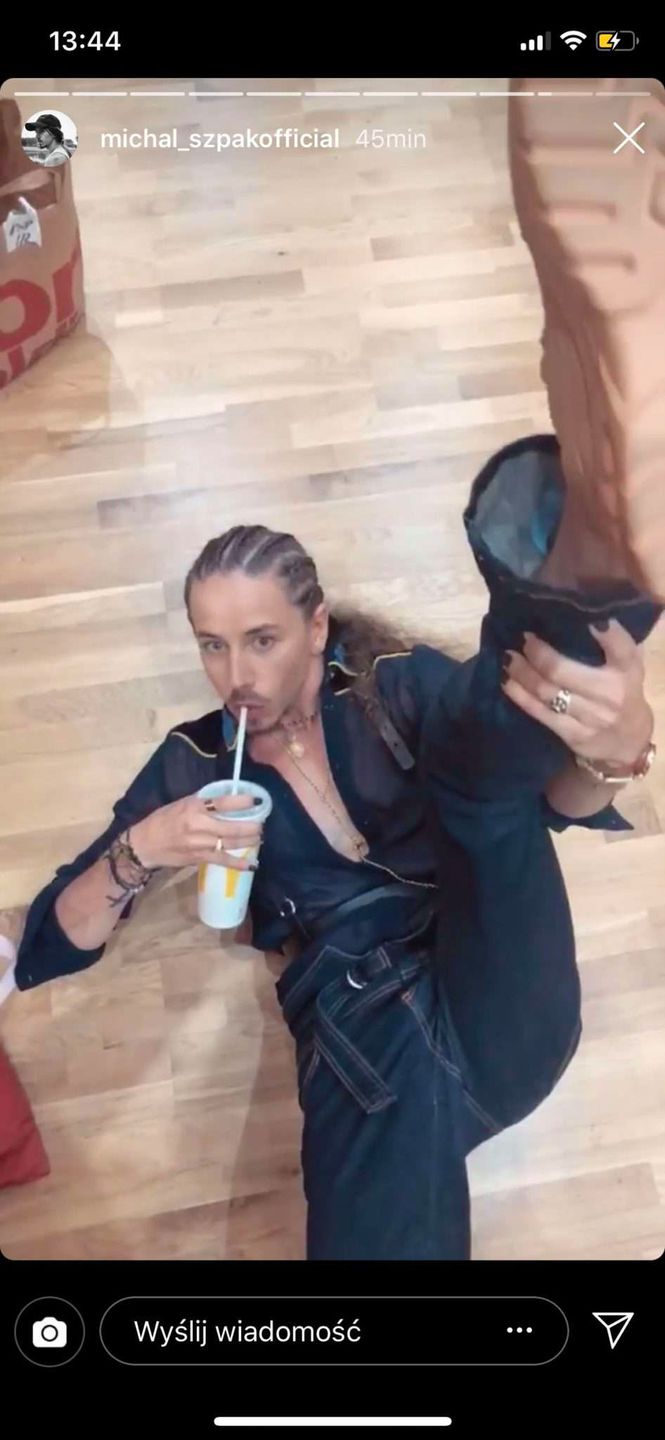 Michał Szpak ma warkoczyki jak Anna Lewandowska