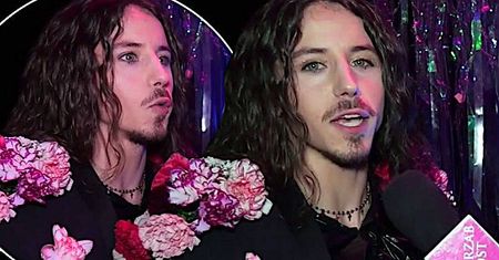Michał Szpak podczas koncertu w Romie zaliczył wielką wtopę! Jak z niej wybrnął? [WIDEO]