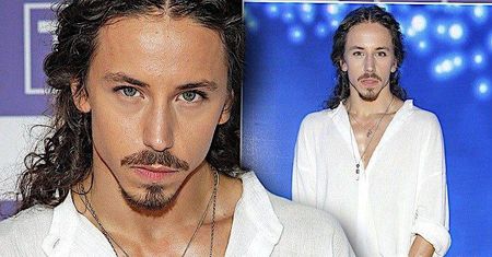 Michał Szpak drugi raz w takiej samej stylizacji! Gwiazdor pokochał te spodnie z sieciówki za 80 złotych!