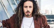 Michał Szpak na głowie miał już wiele, ale takiej fryzury jeszcze nie. A szkoda, bo wygląda świetnie