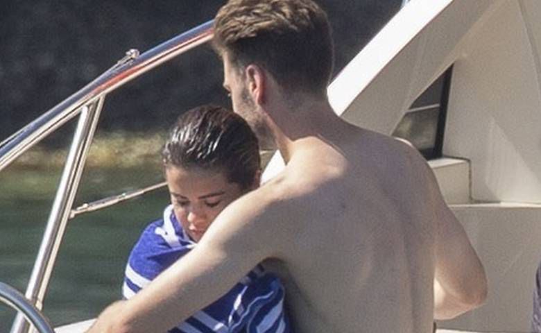 Selena Gomez w objęciach tajemniczego chłopaka
