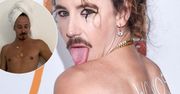 Michał Szpak zrzucił z siebie wszystko! Zapozował jedynie z ręcznikiem. "Zrzuciłem szaty, by zacząć nowe". Jest HOT