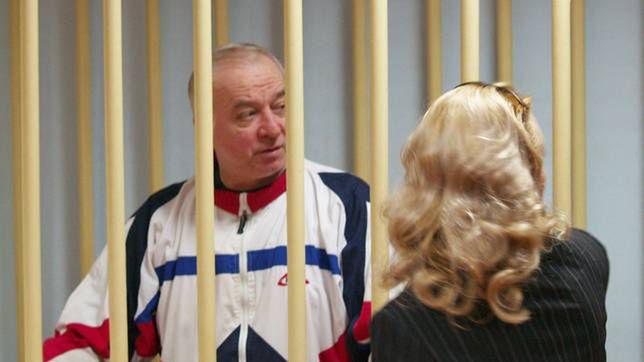 Trzeci z oficerów zamieszanych w próbę zabójstwa Skripala pozostaje w Wielkiej Brytanii