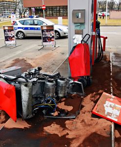 Koparka wjechała w stację paliw. "Było o krok od ogromnego wybuchu"