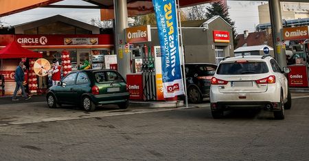 Oszczędna jazda. Absurdalne i rzadkie metody kierowców