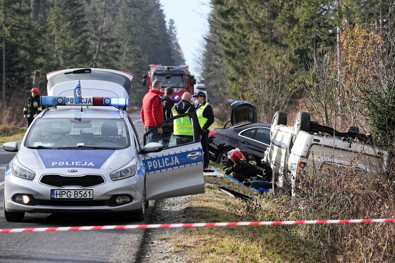 Zakopane. Poważny wypadek na drodze do Morskiego Oka