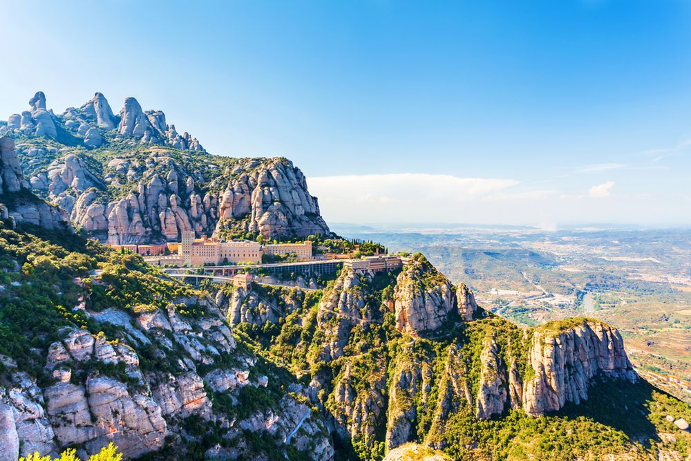 Widok na Opactwo Matki Bożej w Montserrat 
