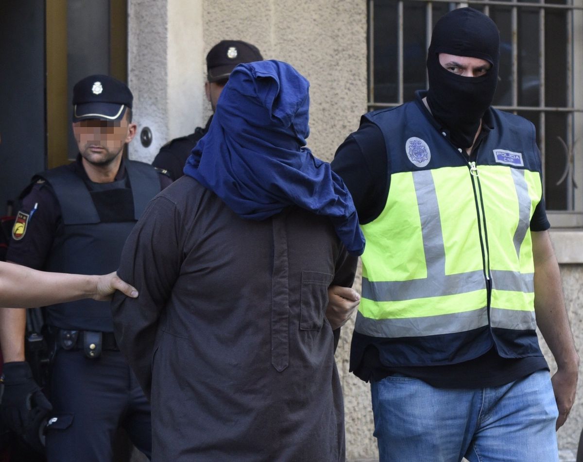 Zatrzymano członka Państwa Islamskiego w Hiszpanii. Planował zamachy