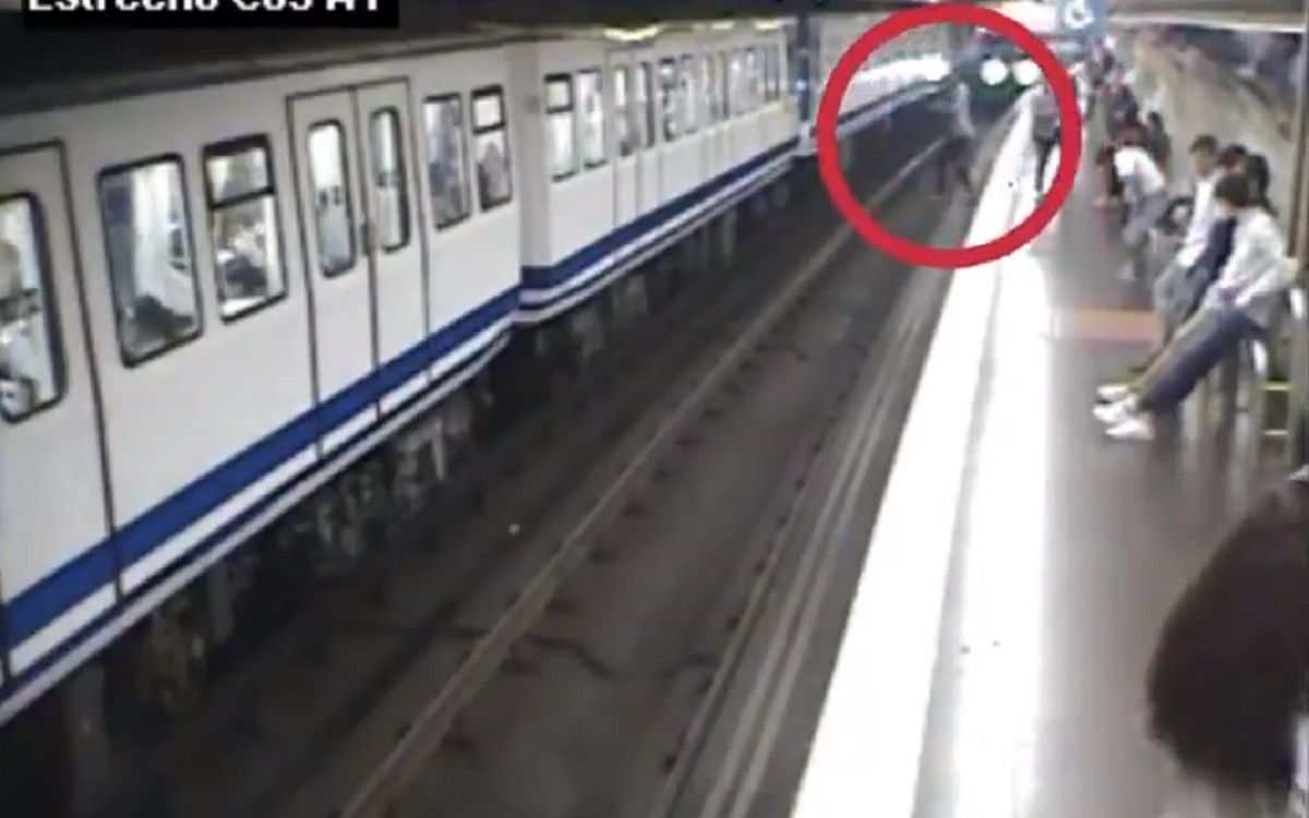 Mieszkanka Madrytu wpadła na tory, prosto pod koła nadjeżdżającego pociągu metra.