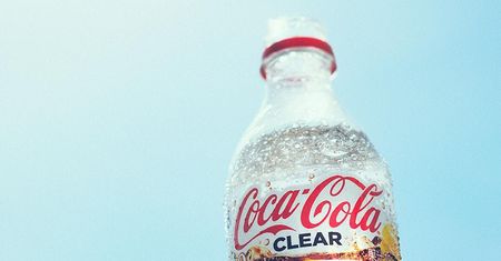 Coca-Cola Clear to jak do tej pory najbardziej odbiegająca od pierwowzoru wersja kultowego napoju