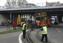 Tramwaj uderzył w filar wiaduktu