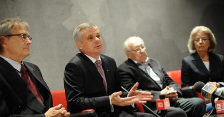 Wajda, Łukaszewicz i Penderecki poparli Żuchowskiego