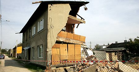 Zawaliła się ściana kamienicy, ewakuacja mieszkańców