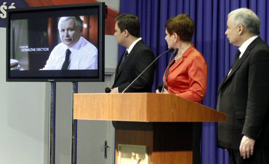 J. Kaczyński o usuwaniu zniczy: to skandal!