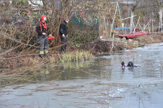 Szczecin: dwóch chłopców wpadło pod lód