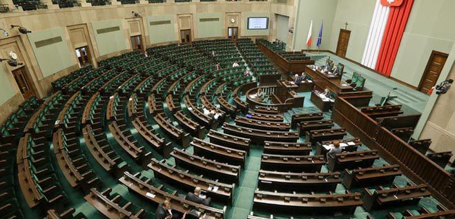 Sejm za zakazem łączenia stanowiska kuratora z mandatem radnego