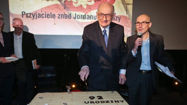 Profesor Władysław Bartoszewski podczas spotkania zorganizowanego z okazji jego 92 urodzin, w warszawskim kinie Atlantic