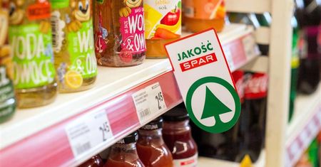 Spór o Spar. Gra o 250 sklepów, polscy fanczyzobiorcy w potrzasku