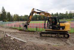 Włamał się do koparki. Za kradzież skrzynek z narzędziami grozi mu 10 lat więzienia