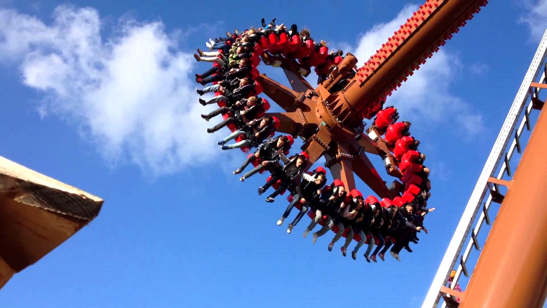 energylandia, parki rozrywki, polska atrakcje 