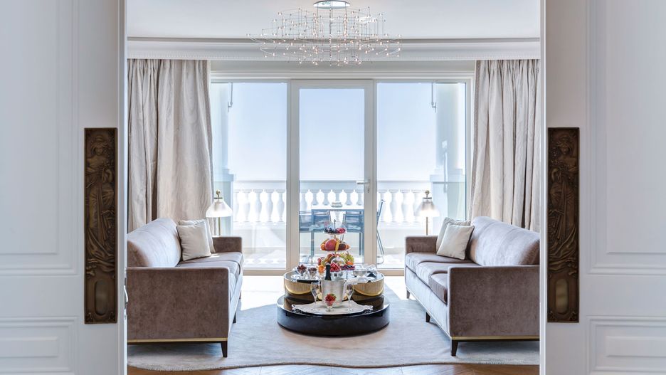 Wytworne wnętrza Hotelu de Paris przypadną do gustu wielbicielom elegancji