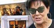 Kris Jenner w szale zakupów w Saint Tropez. Stylizacja zupełnie nie w jej stylu