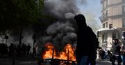 Francja: 23. protest "żółtych kamizelek". W Paryżu płoną auta i skutery