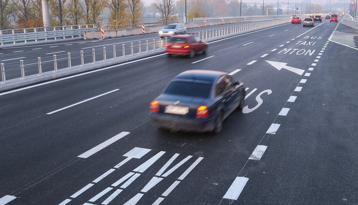 Motocykliści na buspasach stolicy. Miasto testuje nowe możliwości