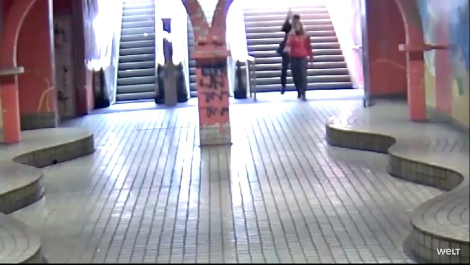 Pierwszy napastnik zaatakował dziewczynę butelką