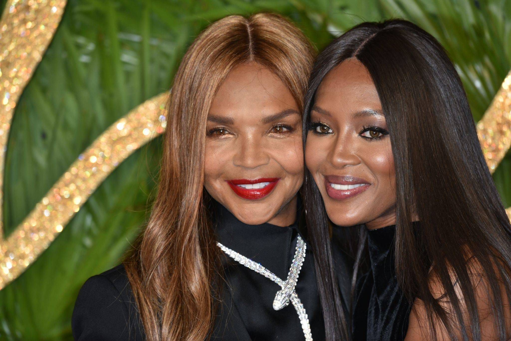 Naomi Campbell z piękną mamą - Valerie Morris na Fashion Awards 2017