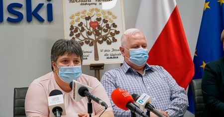 Poszukiwane rodziny zastępcze. Nie bójcie się – mówią rodzice 21 dzieci