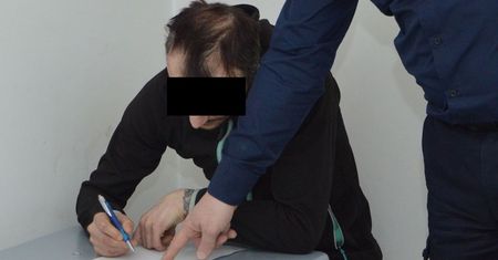 Wszedł do szpitala i udawał lekarza. Zdiagnozował alergię na biżuterię
