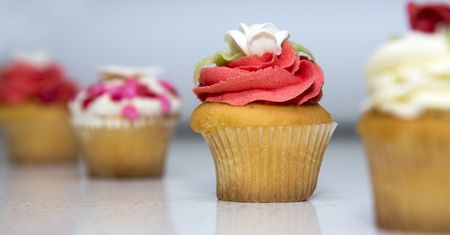 Planujesz noworoczną dietę? Ponoć kilogramy czynią szczęśliwszym. Zagłosuj w sondzie