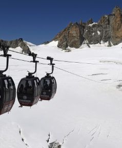 Utknęli na noc w wagonikach kolejki górskiej