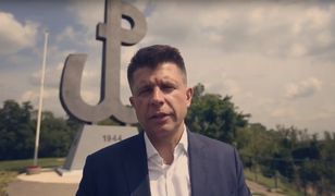 Ryszard Petru oddaje hołd powstańcom warszawskim. I zalicza wpadkę