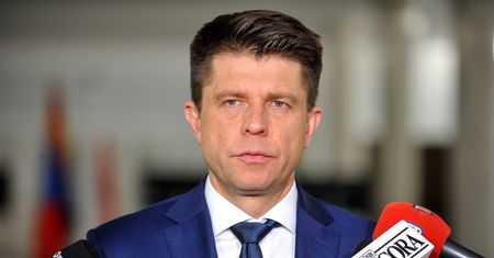 Ryszard Petru uczy angielskiego. Internauci nie zawodzą