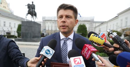 Ryszard Petru o atmosferze konsultacji u Andrzeja Dudy. "Mogę zdradzić taki głupi dowcip"