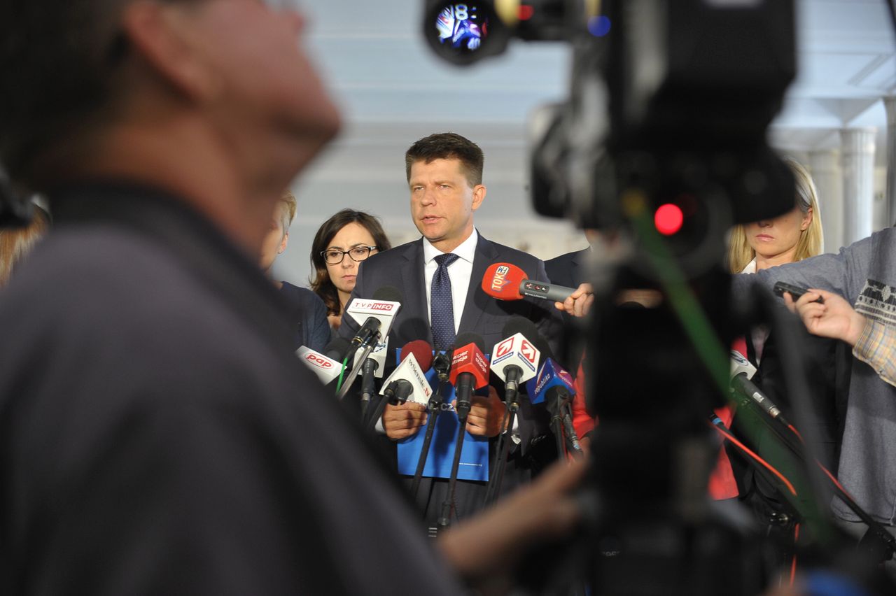 Partia Ryszarda Petru tonie w długach