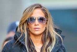 Jennifer Lopez wie, jak podkreślić sylwetkę. 49-latka wygląda rewelacyjnie