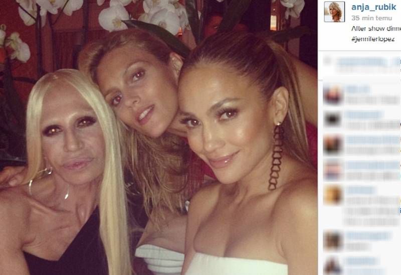 Donatella Versace, Anja Rubik i Jennifer Lopez

Fotografia: screen z Instagram.com