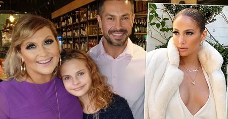 Kasia Skrzynecka pokazała świąteczne zdjęcie swojej rodziny. Przecieramy oczy, patrząc na córkę Marcina Łopuckiego - to klon Jennifer Lopez!