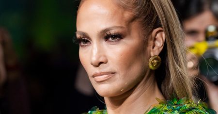 Jennifer Lopez na pokazie Versace. Maciej Zień komentuje