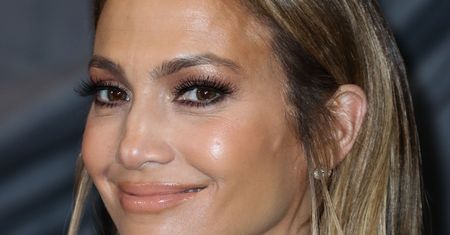 Jennifer Lopez zmieniła fryzurę. Ścięła i przefarbowała włosy na blond