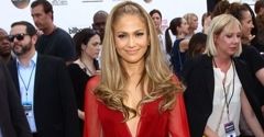 Seksowny dekolt Jennifer Lopez