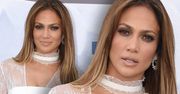 Jennifer Lopez w bieli na premierze filmu. Tylko spójrzcie na jej kosztowną biżuterię za kilkadziesiąt tysięcy dolarów